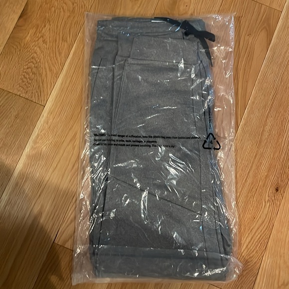 New Men’s Tek Gear Jogger, Size M, Gray - Picture 2 of 6